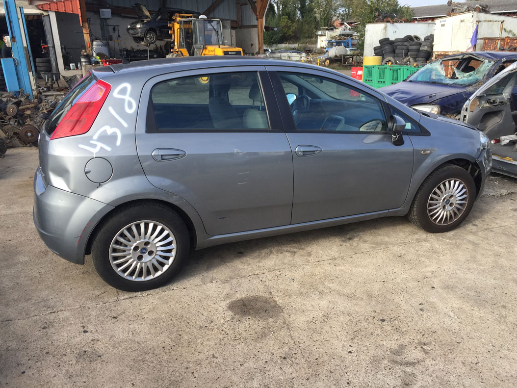 Voiture 4318 grise
