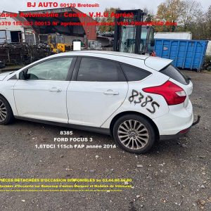 Véhicule mis en destructions pour pièces détachées 8385