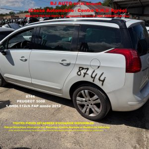 Véhicule mis en destruction pour pièces détachées 8744